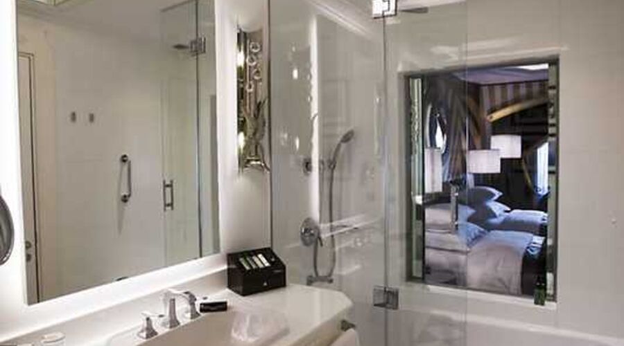 Wyndham Grand Istanbul Kalamis Marina Hotel