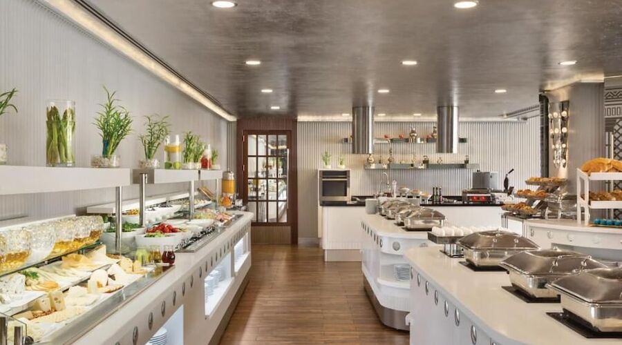 Wyndham Grand Istanbul Kalamis Marina Hotel