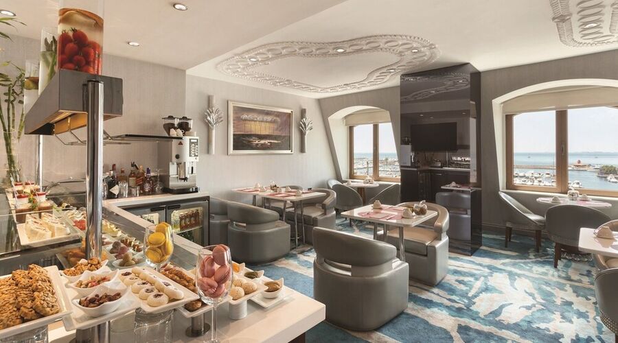 Wyndham Grand Istanbul Kalamis Marina Hotel