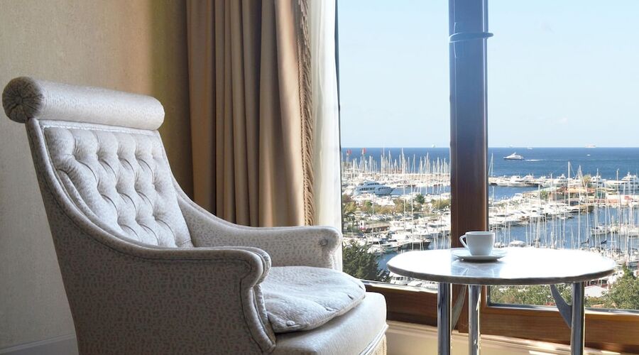 Wyndham Grand Istanbul Kalamis Marina Hotel