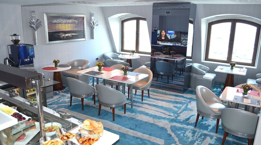 Wyndham Grand Istanbul Kalamis Marina Hotel