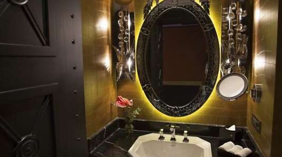 Wyndham Grand Istanbul Kalamis Marina Hotel