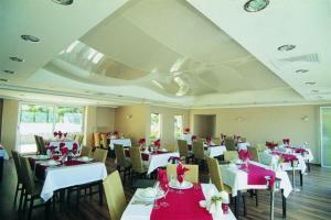 Melia Colbert Boutique