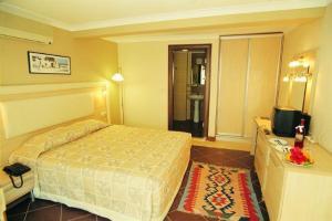 Melia Colbert Boutique