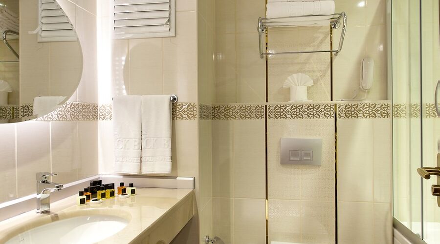 Black Bird Termal Otel