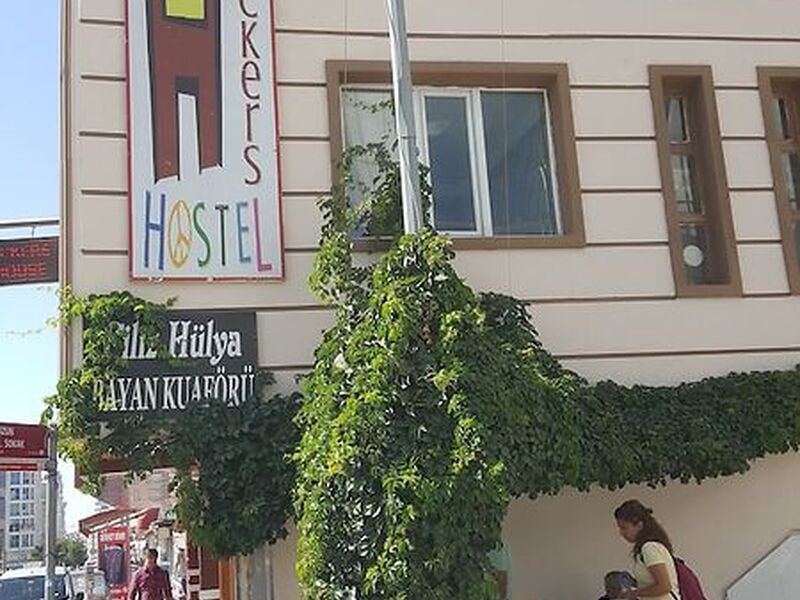 Van Backpackers Hostel