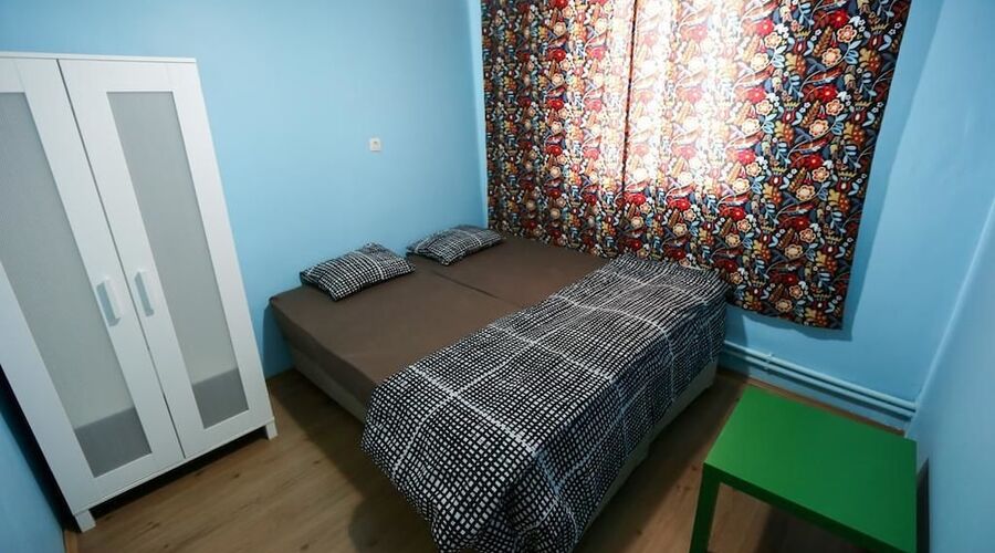 Van Backpackers Hostel