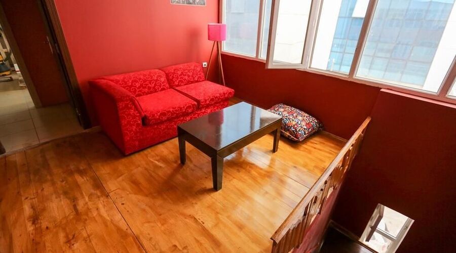 Van Backpackers Hostel