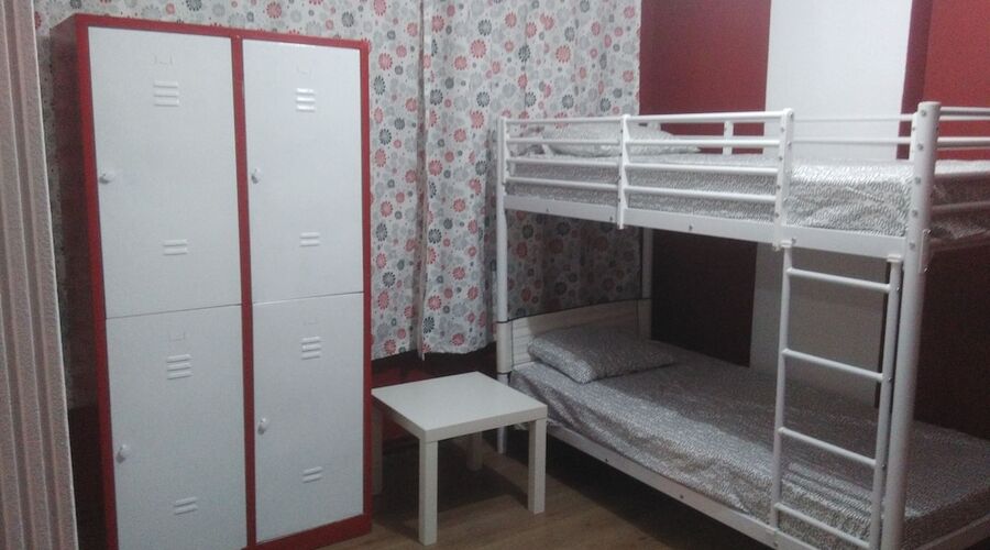 Van Backpackers Hostel