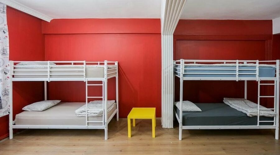 Van Backpackers Hostel