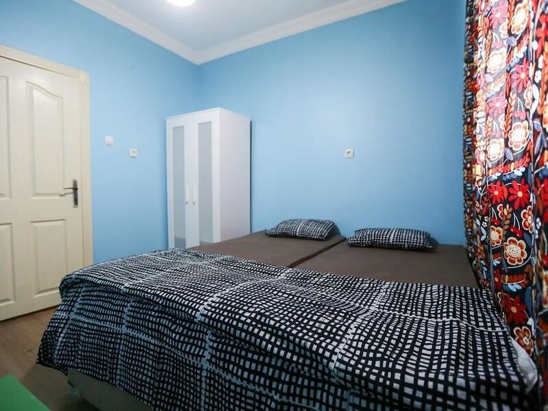 Van Backpackers Hostel