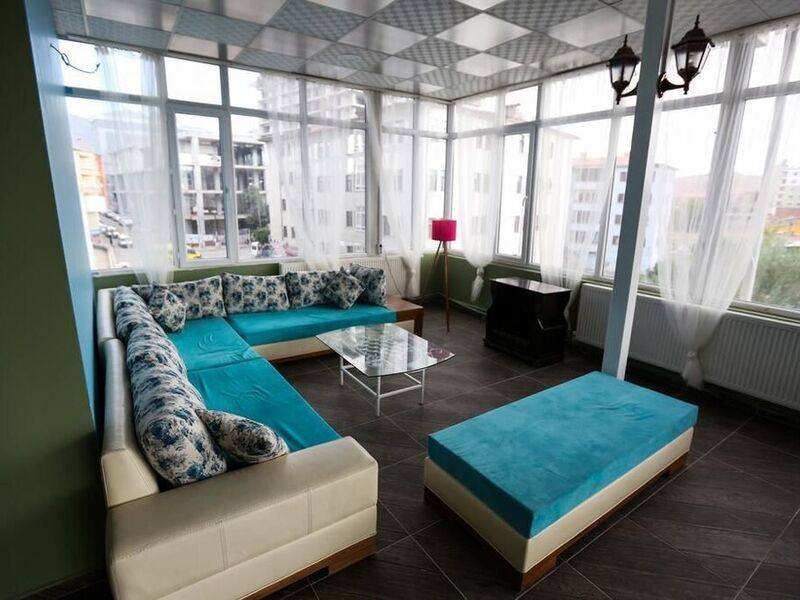 Van Backpackers Hostel