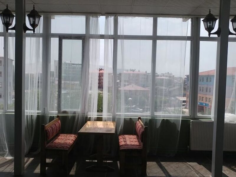 Van Backpackers Hostel