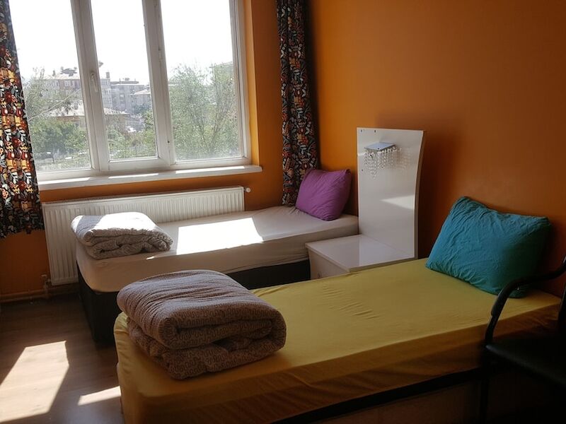 Van Backpackers Hostel