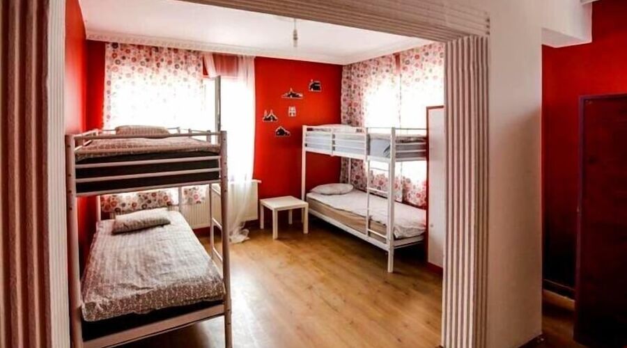 Van Backpackers Hostel