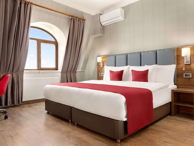 Ramada by Wyndham Van