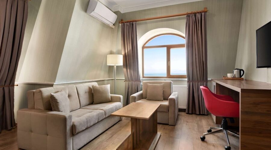 Ramada by Wyndham Van