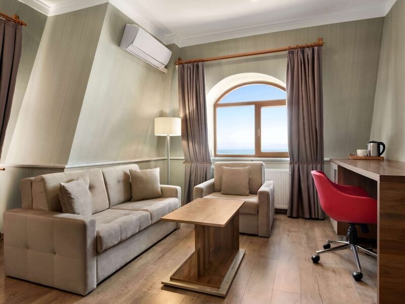 Ramada by Wyndham Van