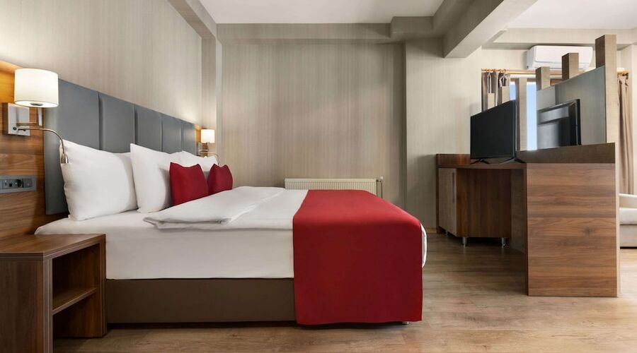 Ramada by Wyndham Van