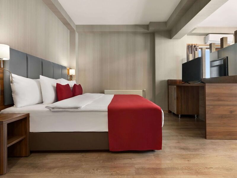 Ramada by Wyndham Van