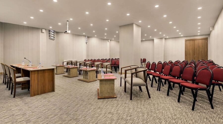 Ramada by Wyndham Van