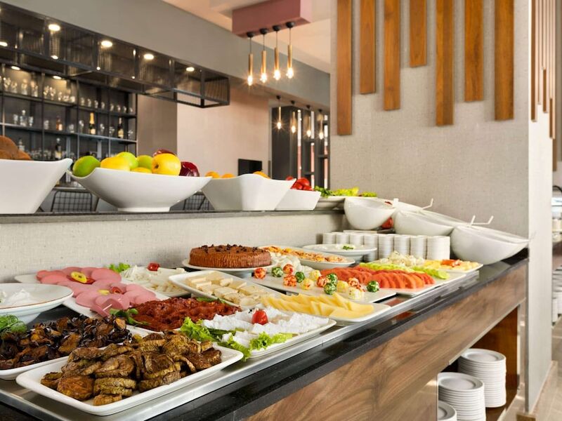 Ramada by Wyndham Van