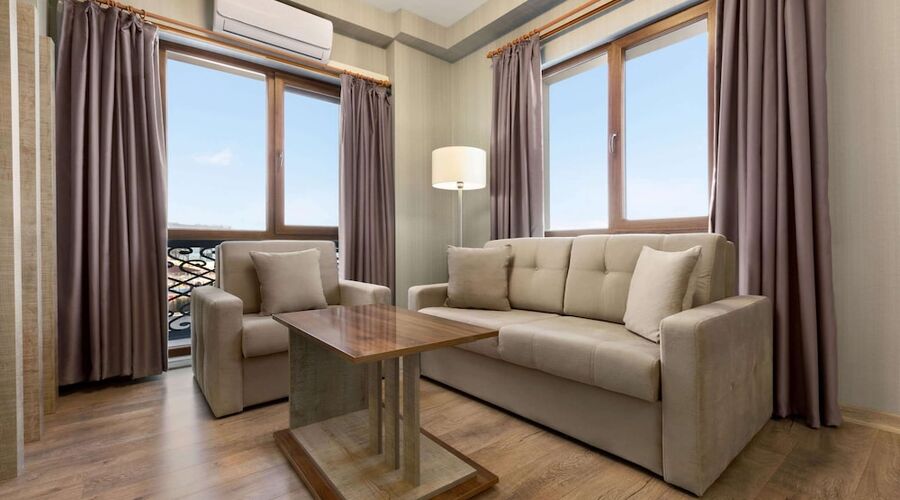 Ramada by Wyndham Van