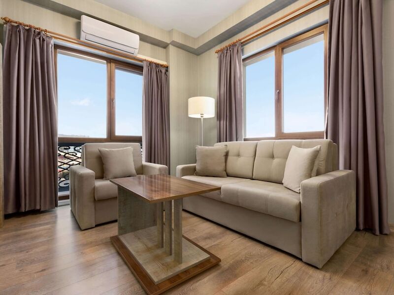 Ramada by Wyndham Van