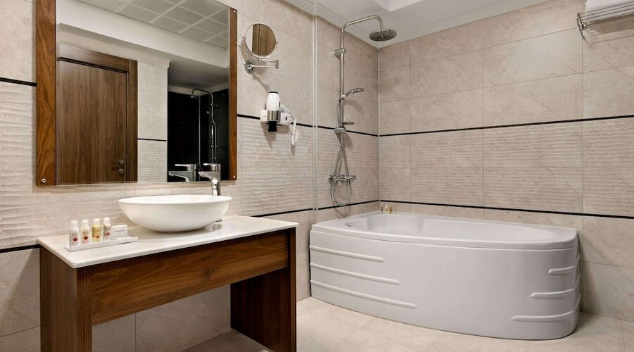 Ramada by Wyndham Van