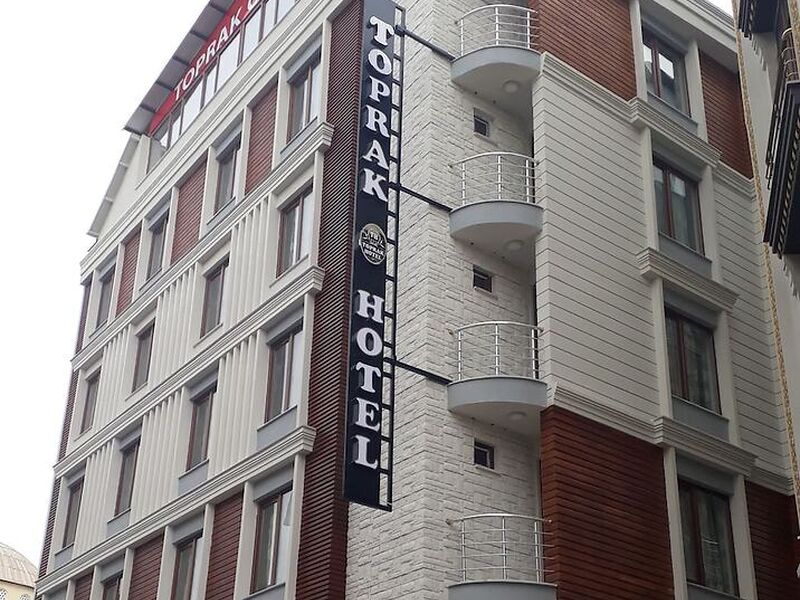 Toprak Hotel