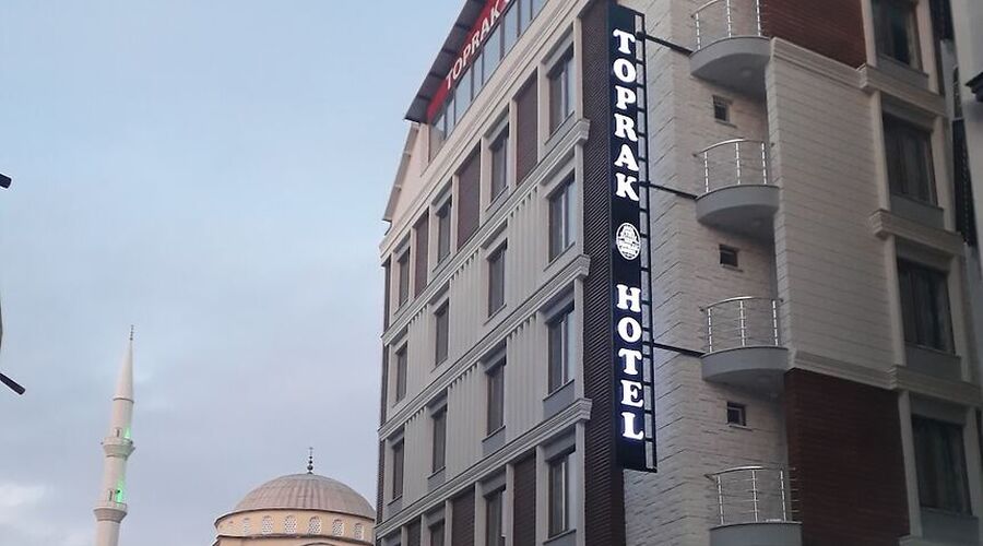 Toprak Hotel