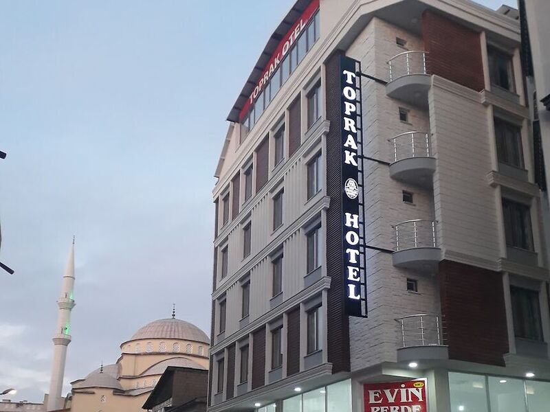 Toprak Hotel