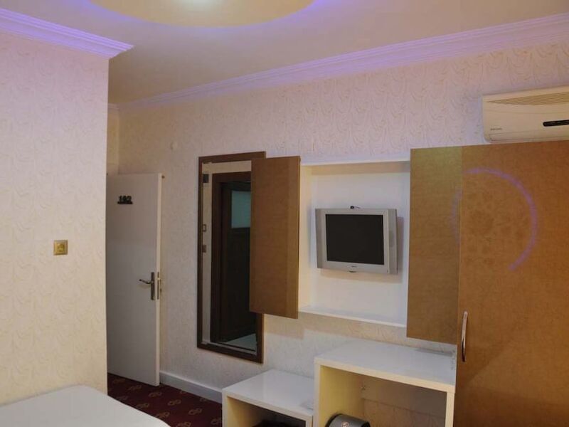 Ugur Hotel