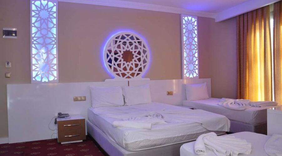 Ugur Hotel