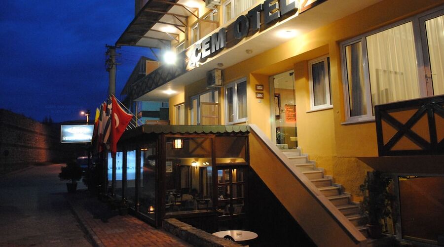 Cem Hotel