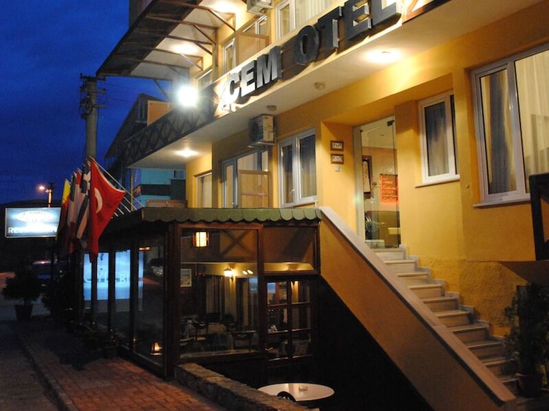 Cem Hotel