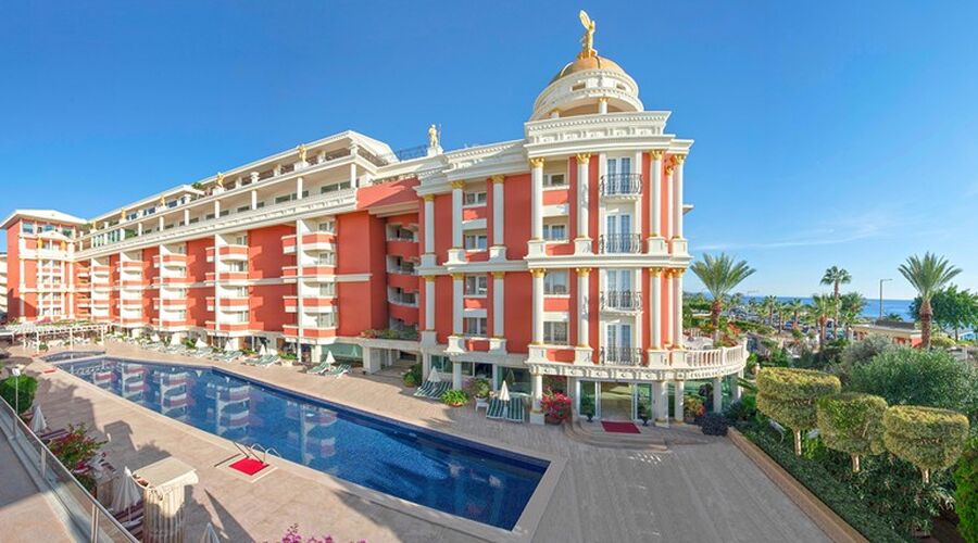 ANTIQUE ROMAN PALACE