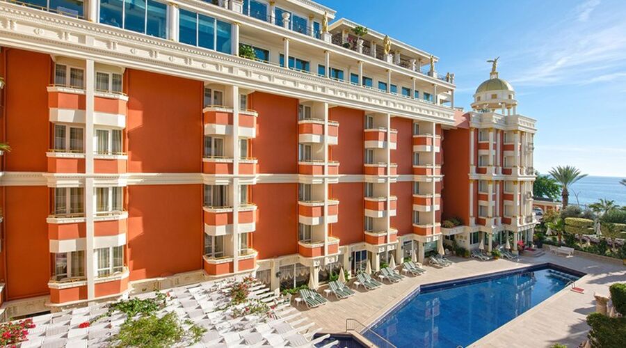 ANTIQUE ROMAN PALACE