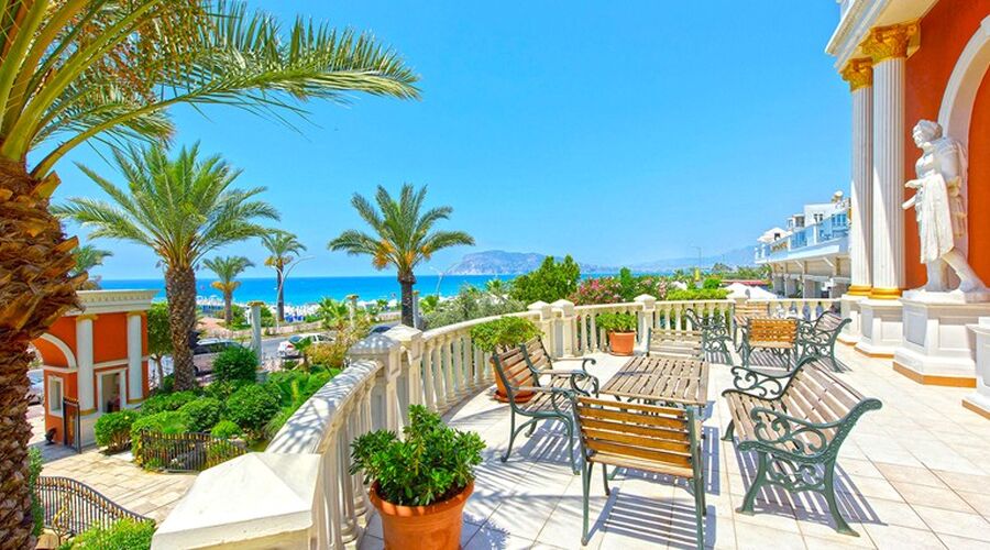 ANTIQUE ROMAN PALACE