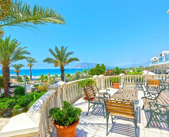 ANTIQUE ROMAN PALACE