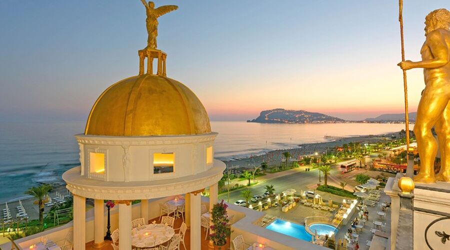 ANTIQUE ROMAN PALACE