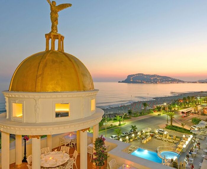 ANTIQUE ROMAN PALACE