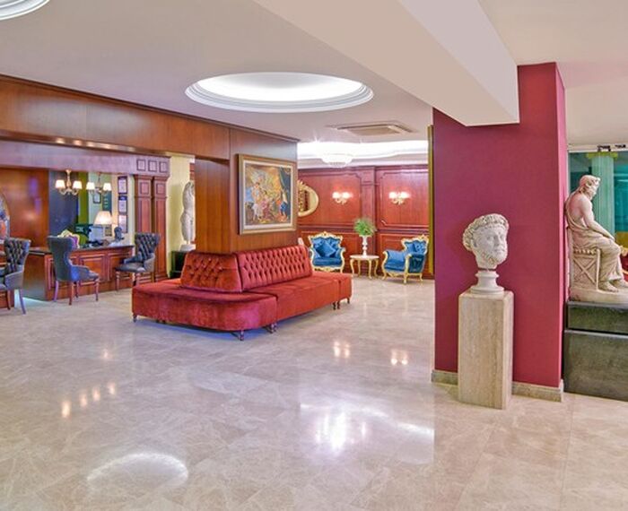 ANTIQUE ROMAN PALACE