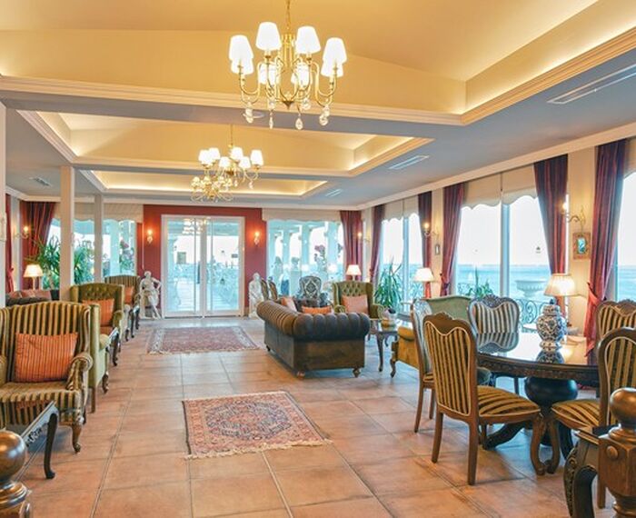 ANTIQUE ROMAN PALACE