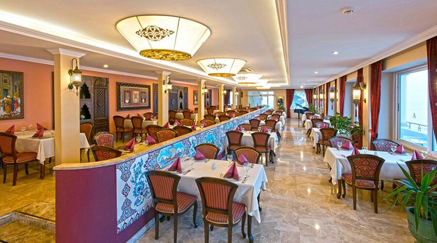 ANTIQUE ROMAN PALACE