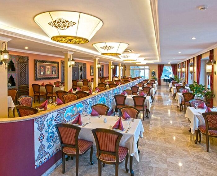 ANTIQUE ROMAN PALACE