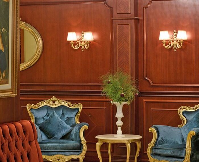 ANTIQUE ROMAN PALACE