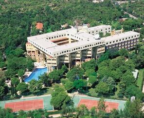 CORiNTHiA EXCELCiSOR HOTEL