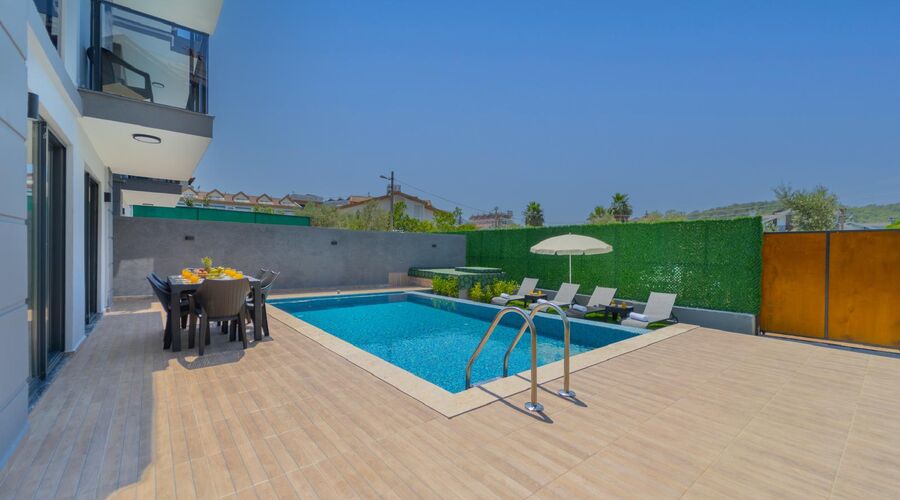 ADONiS HOTEL