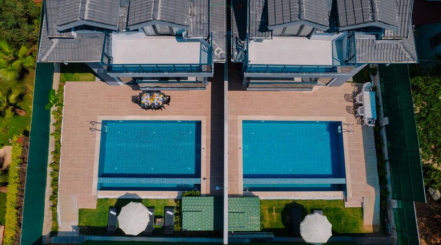 ADONiS HOTEL